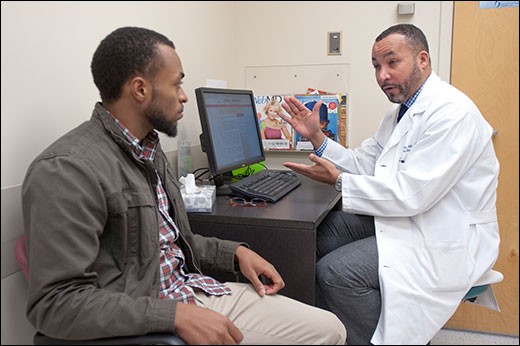 josh-agee-and-leandro-mena-520x346