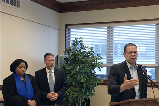 leishia-beach-david-holland-john-eaves-520x346